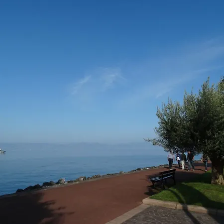 Le Littoral Отель Эвиан-ле-Бен